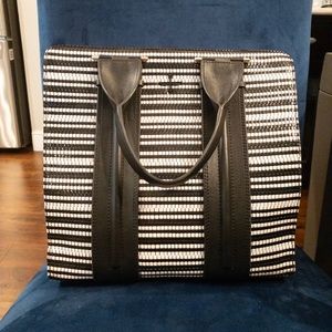 Pour La Victoire Purse